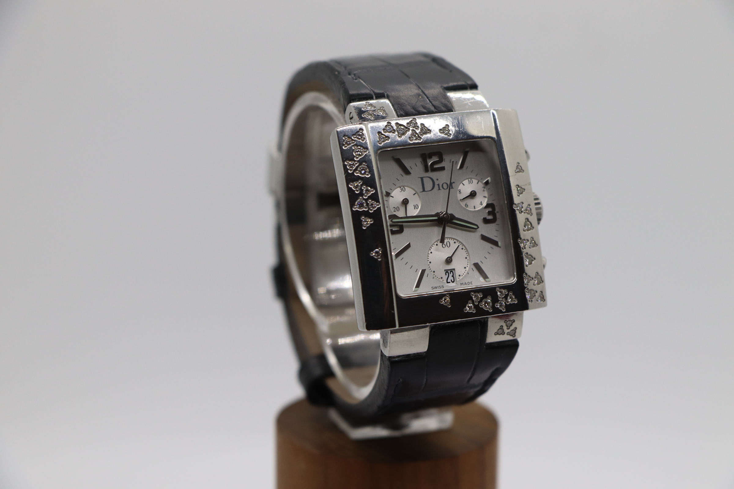 Christian Dior Luxury Watch D81-101 – Very Good Condition Swiss